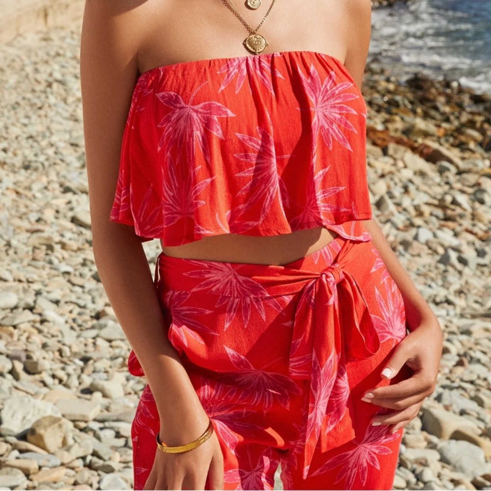Maldives Floral Strapless Crop Top